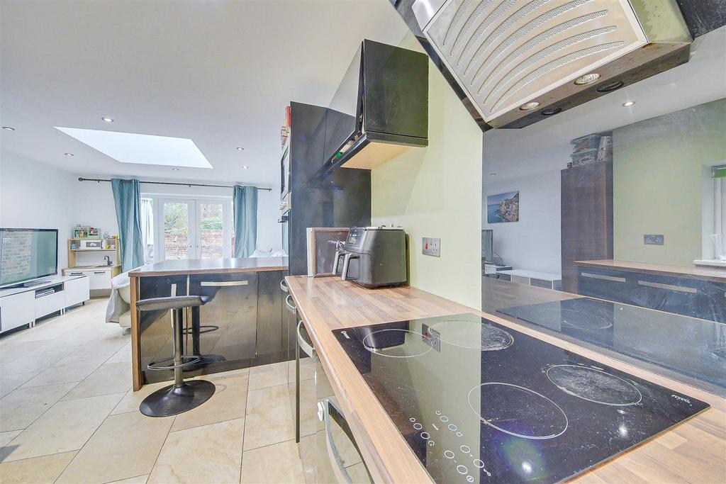 Kitchen / Reception