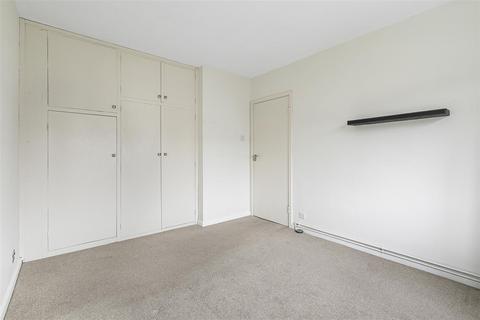 1, Lynton Court Cedar Road, Sutton, SM2 5DL