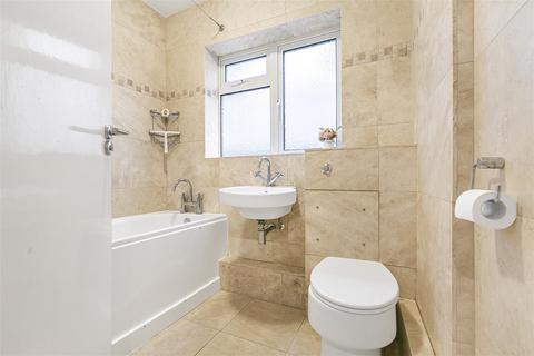 1, Lynton Court Cedar Road, Sutton, SM2 5DL