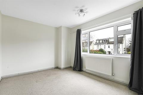 1, Lynton Court Cedar Road, Sutton, SM2 5DL