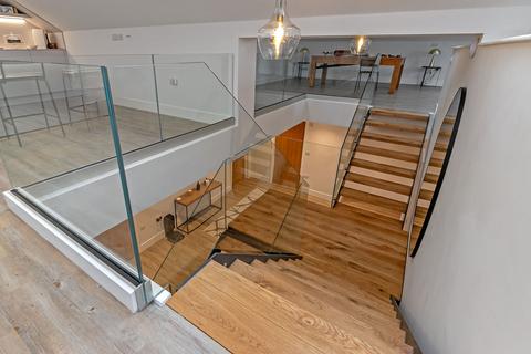 5 bedroom barn conversion for sale, Warren Road, Milton Keynes MK17