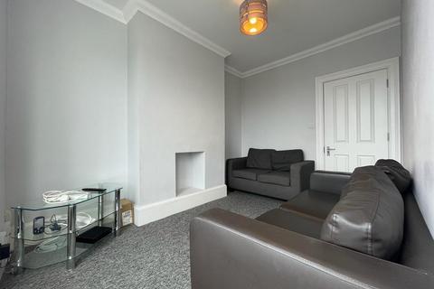 4 bedroom maisonette to rent, Roundhill Crescent, Brighton BN2