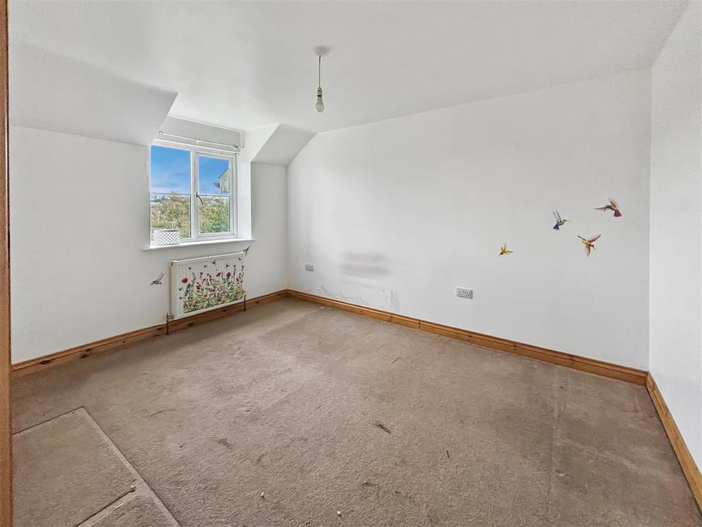 Chy Avalow Bedroom 1