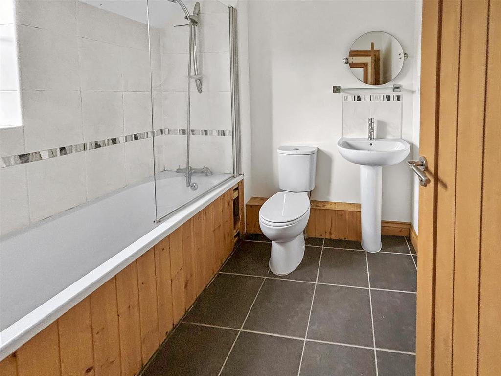 Chy Avalow Bathroom