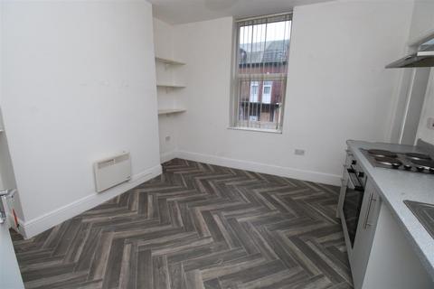 2 bedroom flat to rent, 10 Balmoral Terrace, Fleetwood