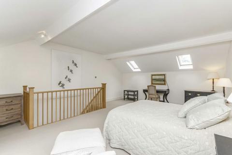 1 bedroom semi-detached house to rent, Goldhawk Mews, London W12