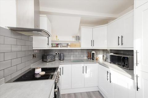 37 Drum Brae Drive, Edinburgh, EH4 7BY