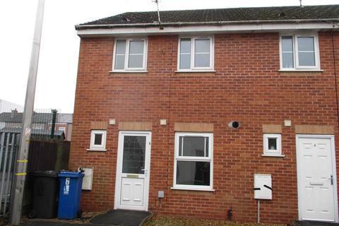 3 bedroom townhouse to rent, Kershaw St, Tyldesley, Manchester, M29