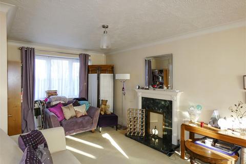 3 Brookenbee Close, Rustington, Littlehampton, BN16 3SH