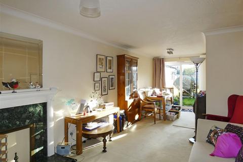 3 Brookenbee Close, Rustington, Littlehampton, BN16 3SH