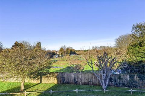 3 Brookenbee Close, Rustington, Littlehampton, BN16 3SH