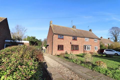 3 bedroom semi-detached house to rent, Vicarage Avenue, White Notley, Witham