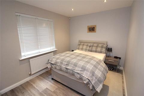 2 bedroom flat to rent, Oak Tree Lane, West Yorkshire LS14