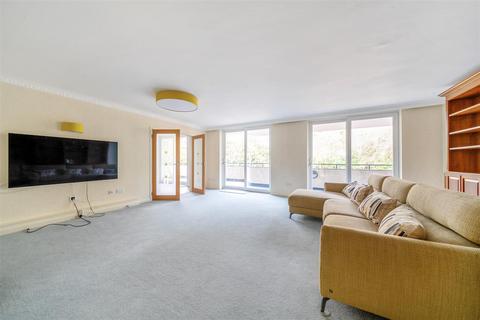 3 bedroom flat for sale, Park Avenue, Bedford, Bedford