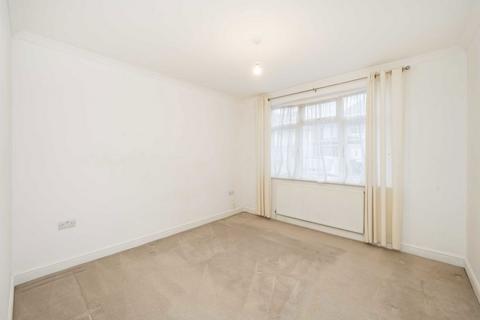 2 bedroom flat to rent, Wilcox Road, Teddington TW11