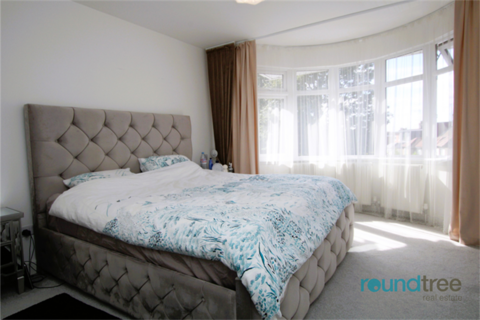 4 bedroom flat to rent, St. Marys Crescent, Hendon, NW4