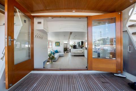 2 bedroom houseboat for sale, Imperial Wharf Marina, Fulham, SW6