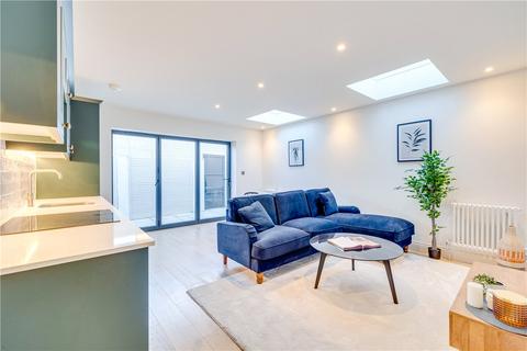 2 bedroom apartment for sale, Quicks Road, London, SW19