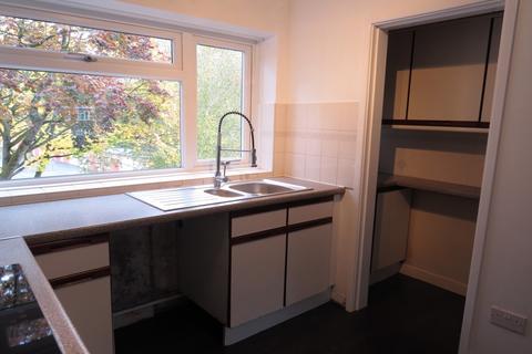 2 bedroom flat to rent, Garrard Gardens, Sutton Coldfield B73