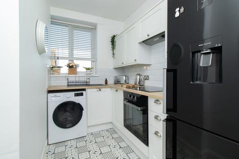 1 bedroom flat for sale, Beresford Gardens, Cliftonville, CT9