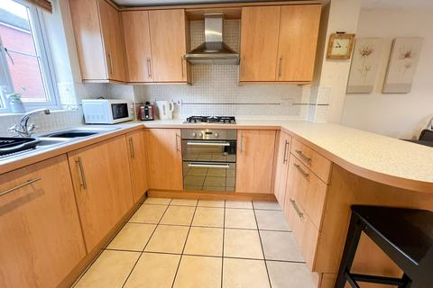 4 bedroom townhouse to rent, Emerson Square, Bristol BS7