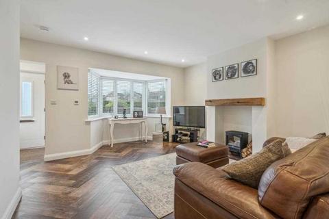 4 Priory Close, Denham, Uxbridge, UB9 5AT