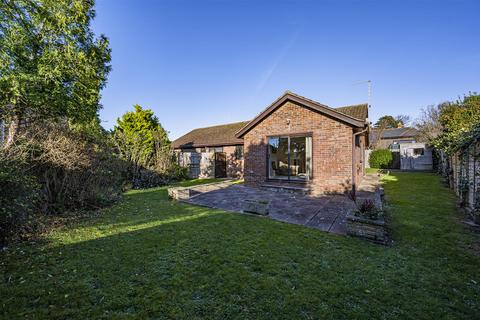 3 Oval Close, Peacehaven, BN10 7UW