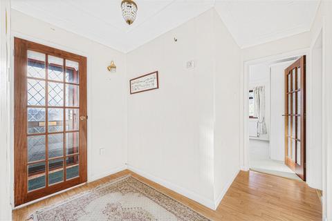3 Oval Close, Peacehaven, BN10 7UW