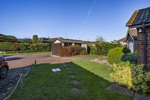 3 Oval Close, Peacehaven, BN10 7UW