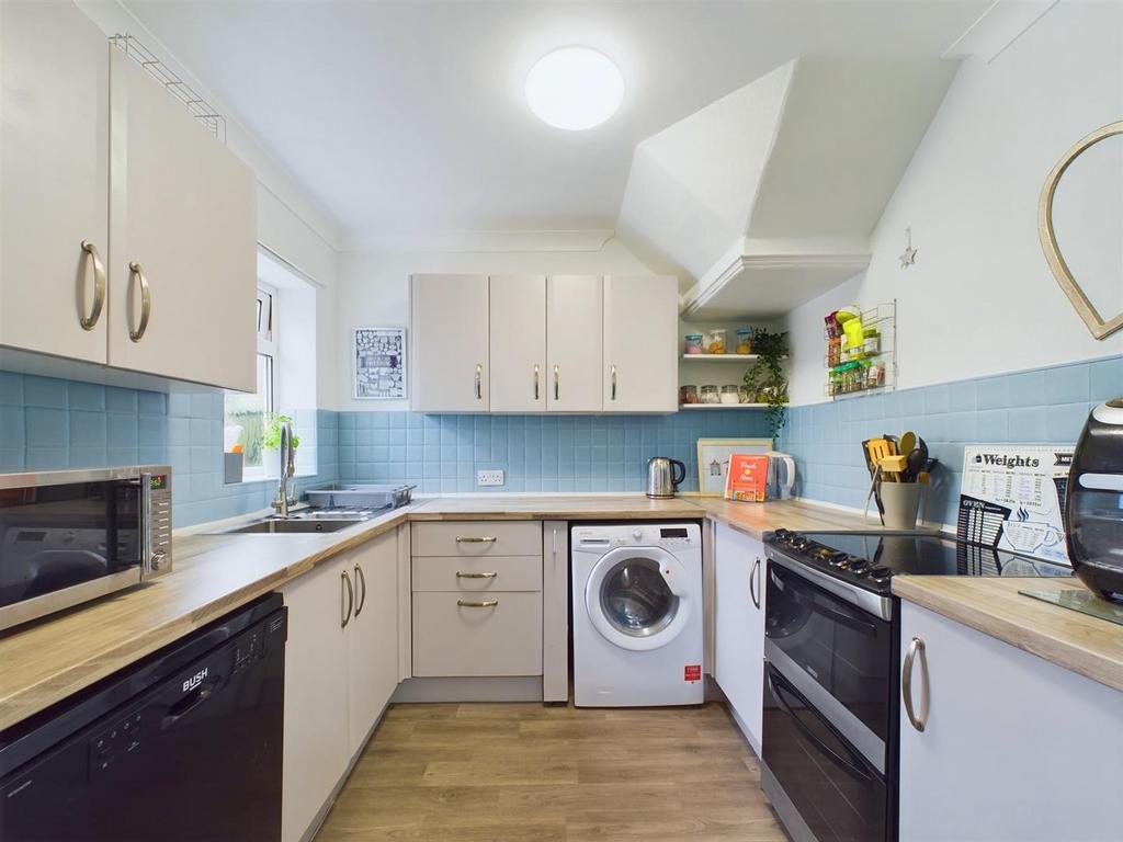 Kitchen: