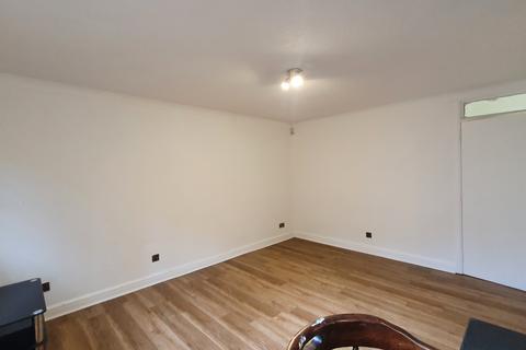 2 bedroom ground floor flat to rent, Windsor Mews, Cardiff CF24