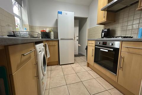 3 bedroom flat to rent, Warton Terrace, Heaton NE6