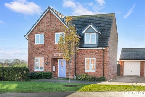 4 bedroom detached house for sale, Enstone Way, Evesham WR11