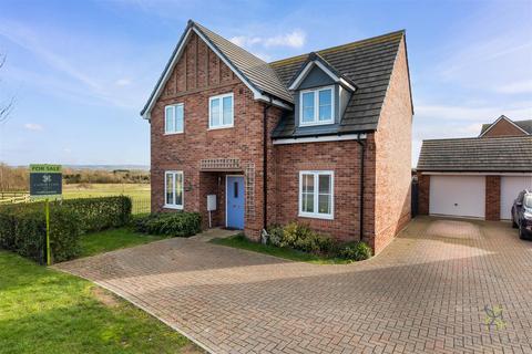 4 bedroom detached house for sale, Enstone Way, Evesham WR11