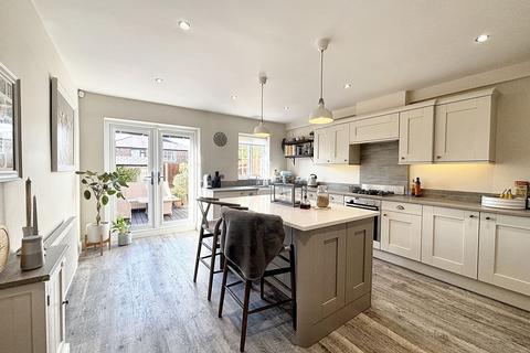 3 bedroom property for sale, Moorside Road, Manchester M27