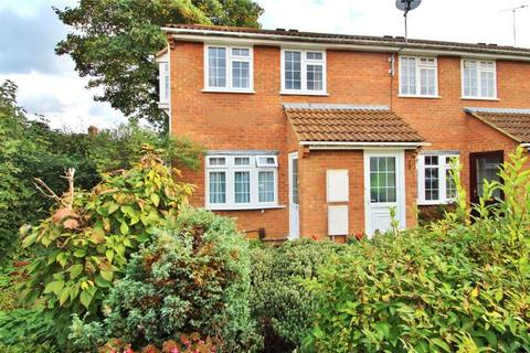 1 bedroom maisonette to rent, Hazeldene Court, Woking GU21