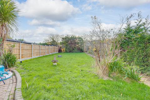 2 bedroom semi-detached house for sale, Arterial Road, Leigh-On-Sea, SS9