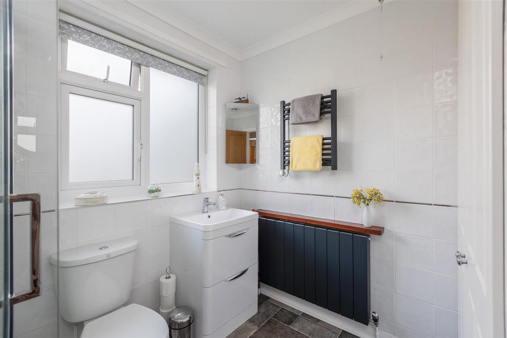 Rosamund Avenue 29 Shower Room-2.jpg