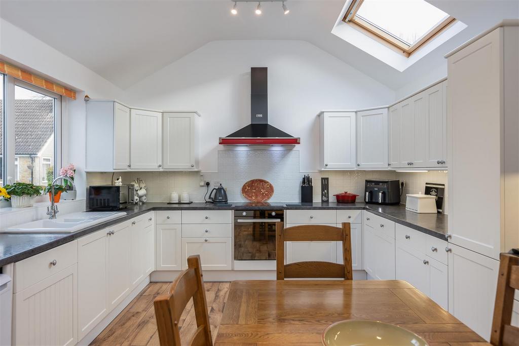 Rosamund Avenue 29 Kitchen Dining Room-2.jpg