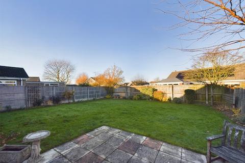 2 bedroom detached bungalow to rent, Alford Mill Close, North Hykeham