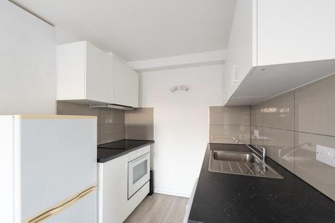 1 bedroom flat to rent, Windsor Court, London N14