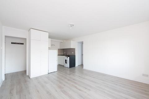 1 bedroom flat to rent, Windsor Court, London N14