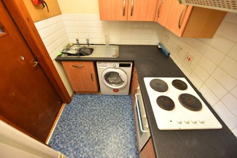 2 bedroom flat to rent, 4A Cardigan Road