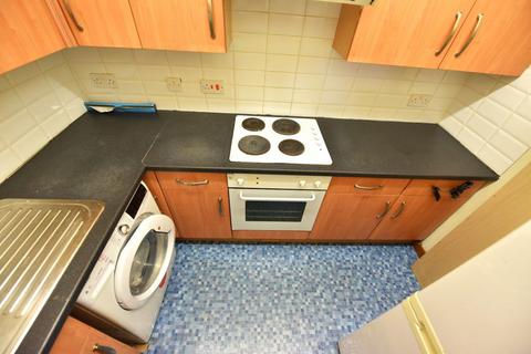 2 bedroom flat to rent, 4A Cardigan Road