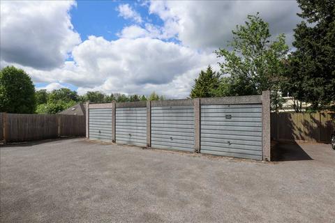 Garage to rent, Garage Near Coulsdon South Station