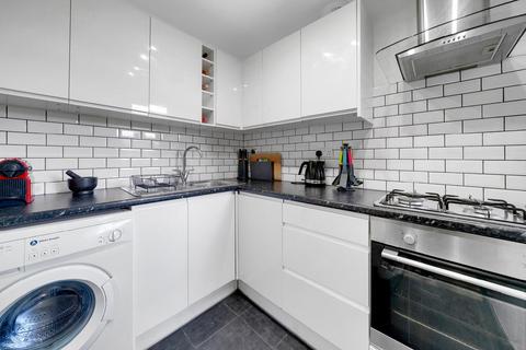 1 bedroom flat for sale, Silverthorne Road, Battersea