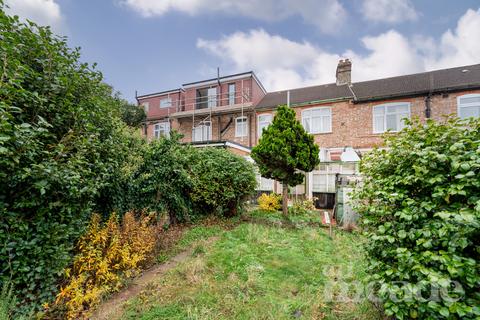 3 bedroom terraced house for sale, Queenswood Avenue, E17