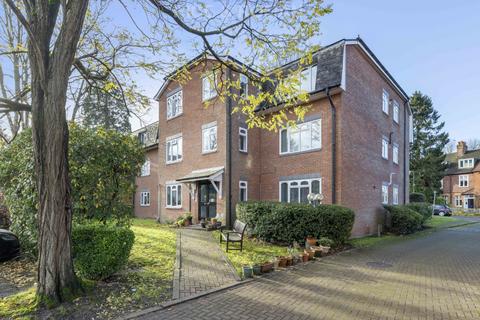 12 The Willows, Claygate, Esher, KT10 0PR