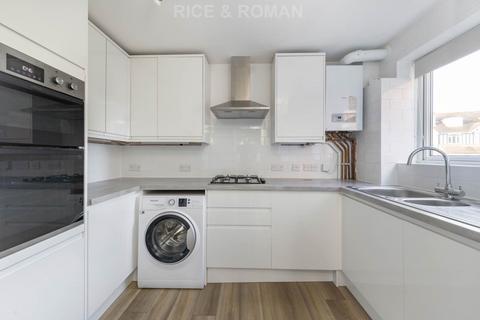 12 The Willows, Claygate, Esher, KT10 0PR