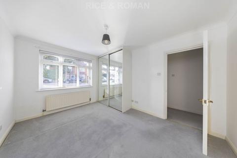 12 The Willows, Claygate, Esher, KT10 0PR